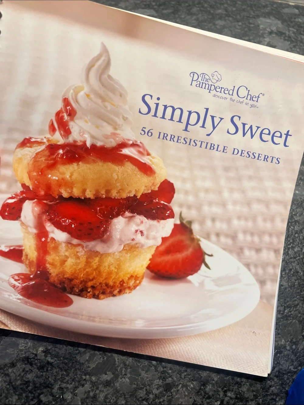 Pampered Chef The Vegetarian Table and Simply Sweet Cookbook - White & Green